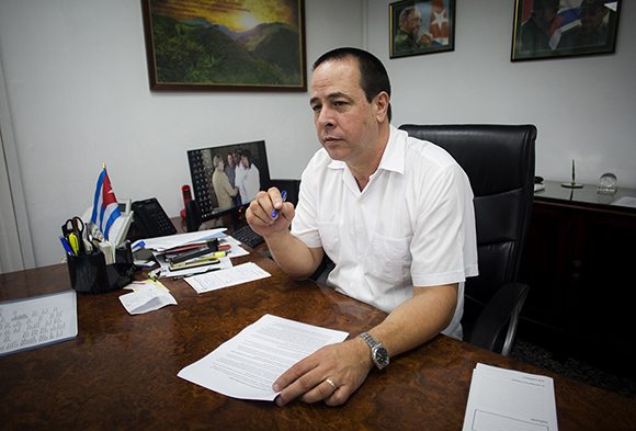 jose angel portal ministro de salud cuba 580x393