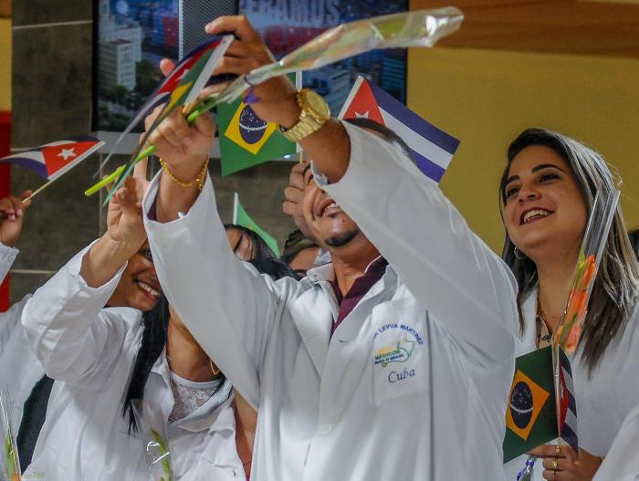 medicos regresan patria4