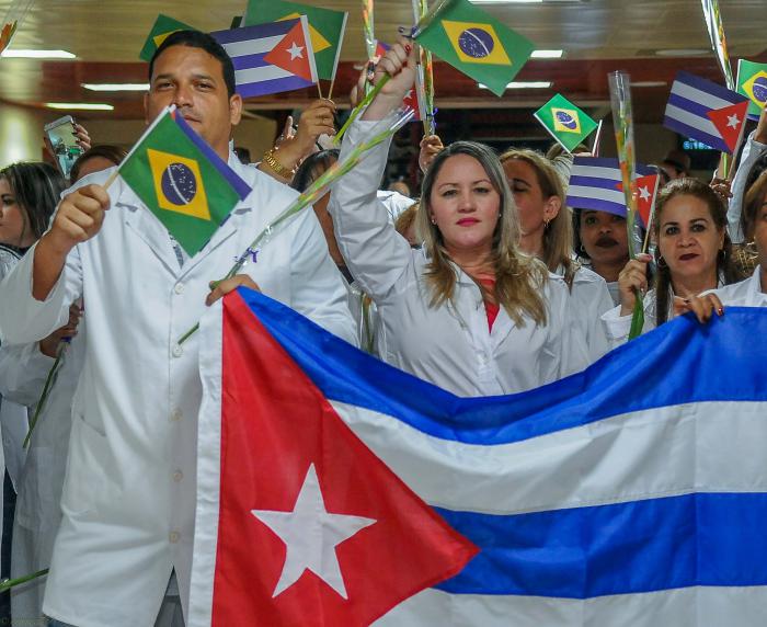 medicos regreso patria