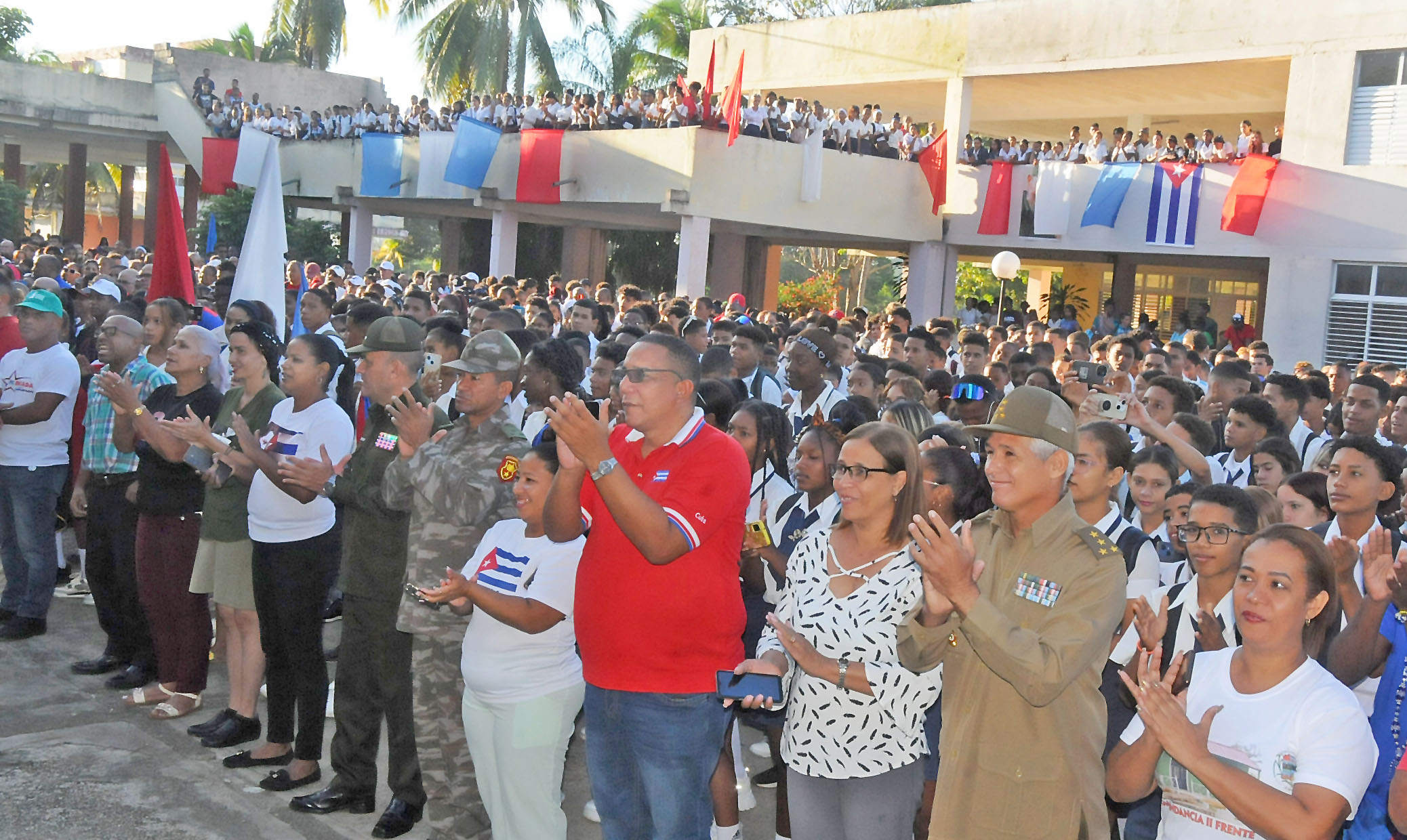 tribuna 2