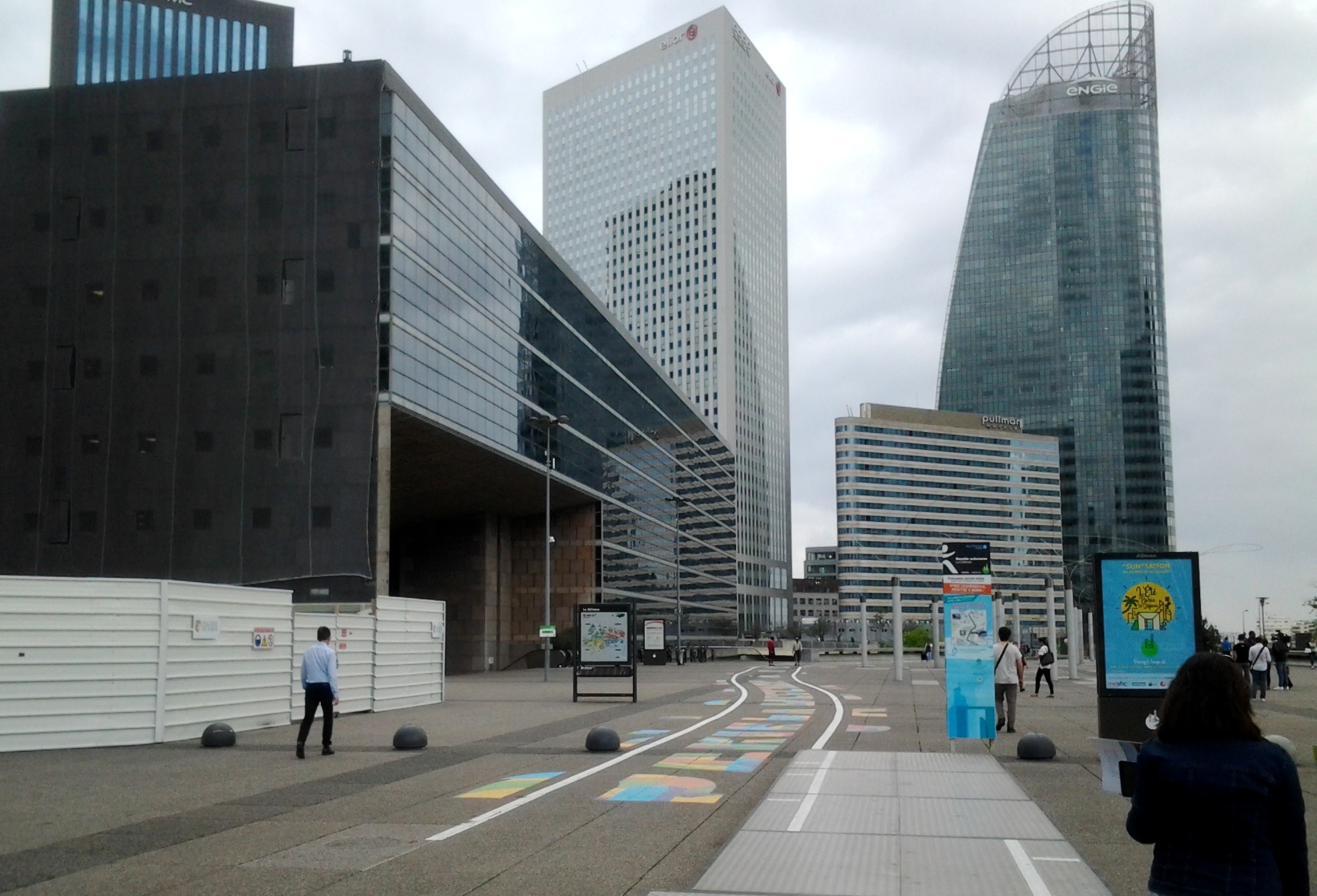 La Défense París 8