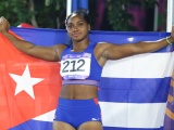Un título entre las cinco medallas en el estreno del atletismo