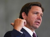 DeSantis anuncia planes para un segundo centro de detención de inmigrantes