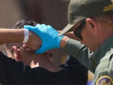 Detenciones de inmigrantes del Gobierno Trump llenan los bolsillos de las cárceles privadas